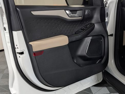Certified 2020 Ford Escape SEL FWD image 25