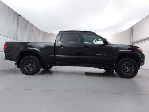 Used 2018 Toyota Tacoma SR5 image 8