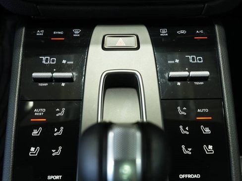 Used 2024 Porsche Macan image 21