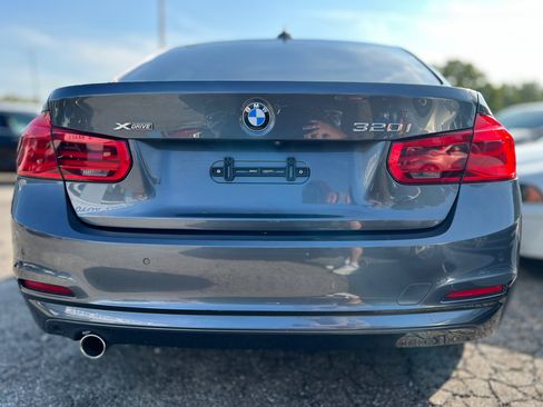Used 2018 BMW 320i xDrive Sedan image 11