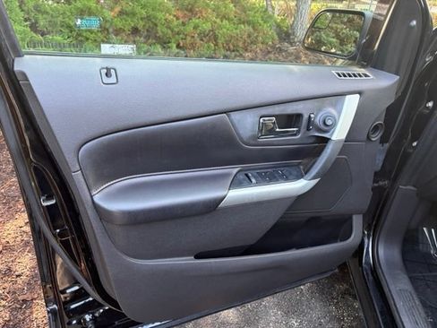 Used 2012 Ford Edge SEL FWD image 19