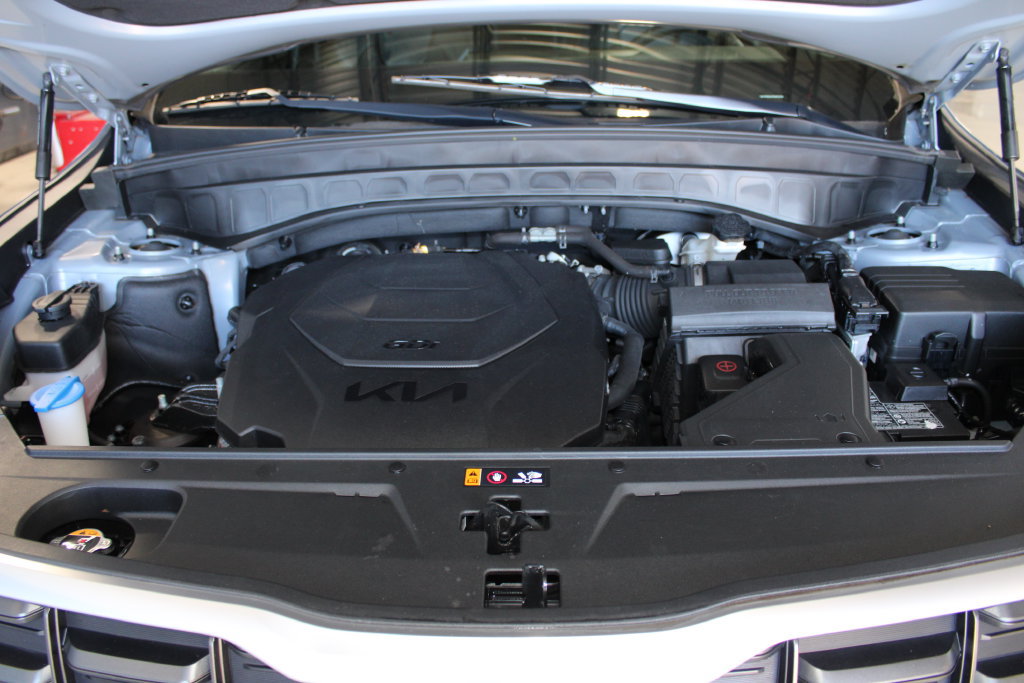 Used 2023 Kia Telluride S AWD/4WD image 9