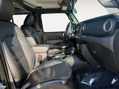 Used 2021 Jeep Wrangler Unlimited Sahara w/ Cold Weather Group image 6