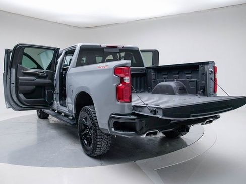 Used 2024 Chevrolet Silverado 1500 LT Trail Boss w/ Convenience Package II image 18