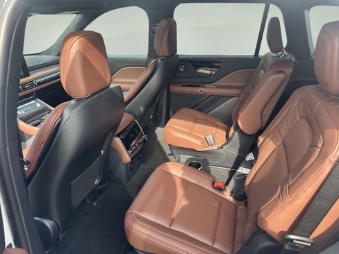 New 2026 Lincoln Aviator Reserve image 10