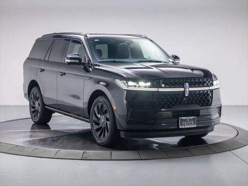 New 2026 Lincoln Navigator Reserve w/ Jet Appearance Package AWD/4WD image 7