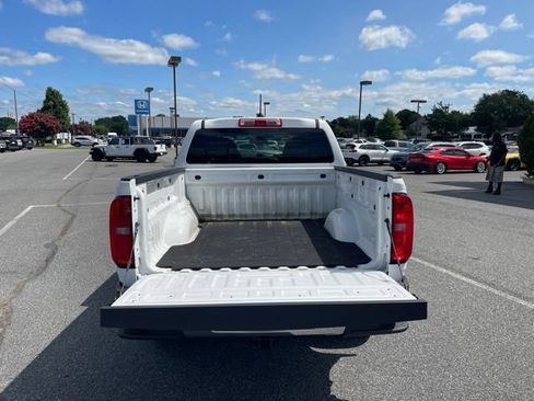 Used 2022 Chevrolet Colorado W/T RWD image 9