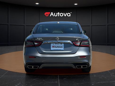 Used 2023 Nissan Maxima SV w/ Floor Mat Group FWD image 4