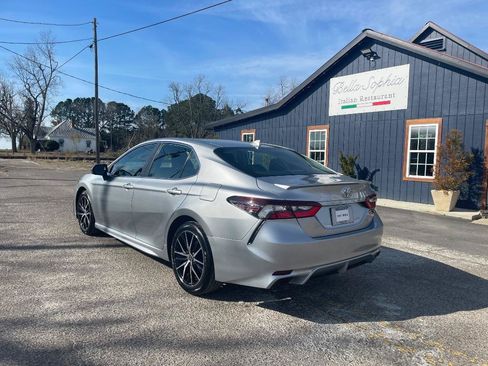 Used 2023 Toyota Camry SE FWD image 7