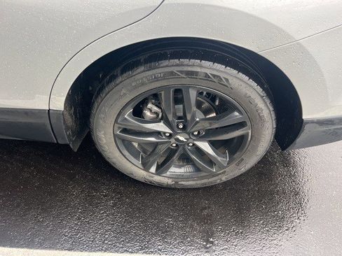 Used 2020 Chevrolet Equinox LT w/ Sport Edition image 5