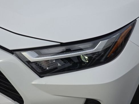 Used 2025 Toyota RAV4 XLE image 37