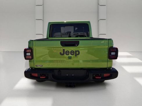 Used 2025 Jeep Gladiator Rubicon AWD/4WD image 4