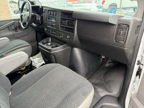 Used 2020 GMC Savana 2500 w/ Driver Convenience Package image 29