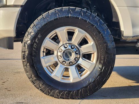 Used 2022 Ford F250 Platinum w/ FX4 Off-Road Package image 12