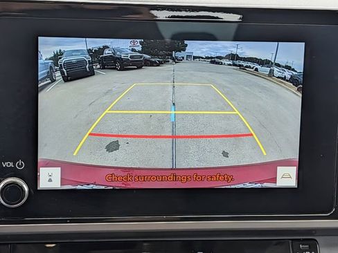 Used 2025 Toyota Camry LE FWD image 17