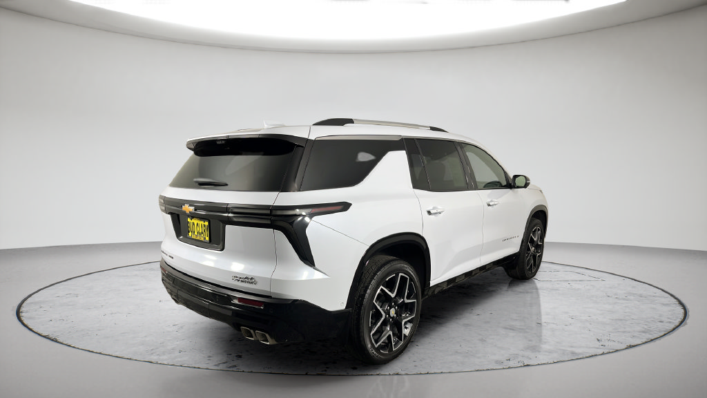 Used 2026 Chevrolet Traverse High Country w/ LPO, Floor Liner Package AWD/4WD image 7