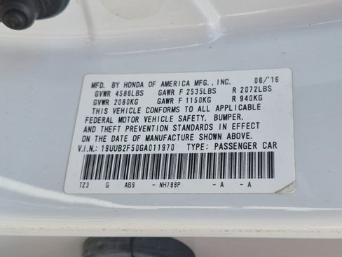Used 2016 Acura TLX w/ Technology Package FWD image 26