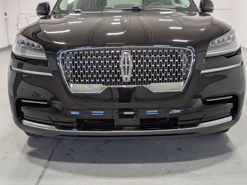 Used 2024 Lincoln Aviator Reserve w/ Elements Package Plus image 2