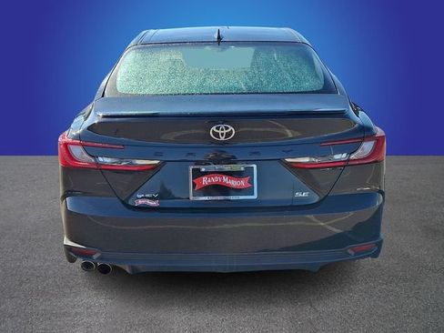 Used 2025 Toyota Camry SE FWD image 5