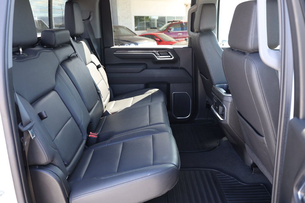Used 2024 Chevrolet Silverado 3500 LTZ w/ LTZ Convenience Package AWD/4WD image 18