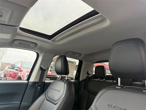 New 2025 Ford Maverick Lariat w/ Black Appearance Package image 16