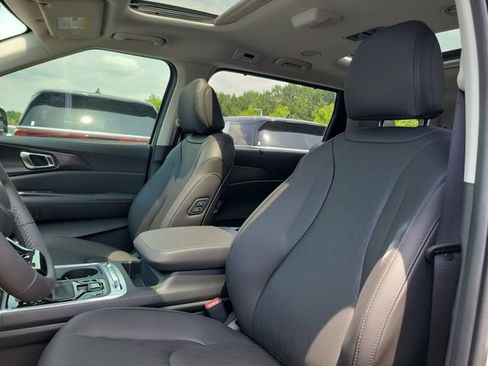 New 2026 Kia Carnival SX w/ SX Dark Edition Package FWD image 28