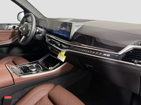 New 2026 BMW X5 xDrive40i w/ M Sport Package image 30