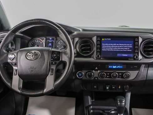 Used 2023 Toyota Tacoma TRD Off-Road AWD/4WD image 18