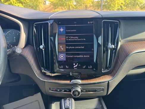 Used 2021 Volvo XC60 T5 Momentum w/ Advanced Package AWD/4WD image 12