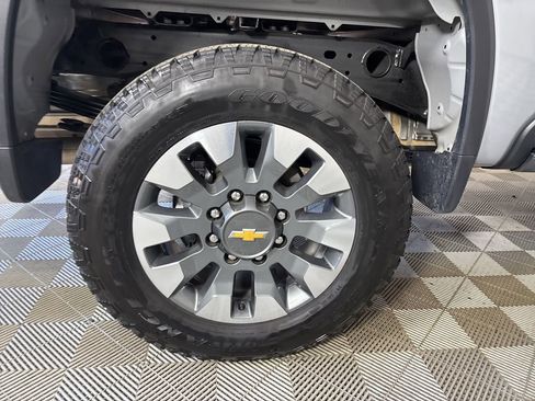 Used 2025 Chevrolet Silverado 2500 Custom image 30