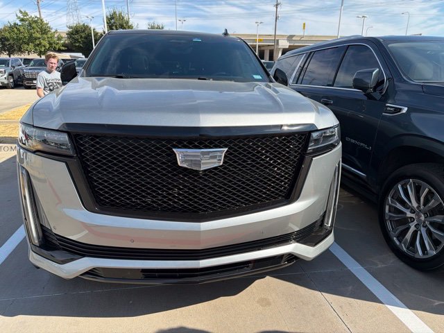 Used 2024 Cadillac Escalade Sport w/ LPO, ONYX Package AWD/4WD image 3