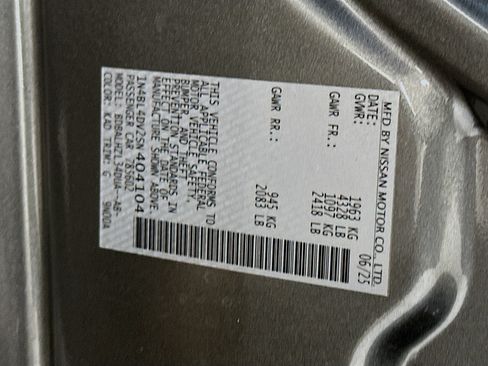 Used 2025 Nissan Altima 2.5 SV FWD image 12