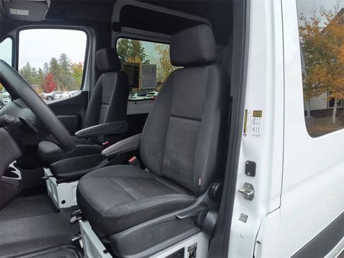Used 2023 Mercedes-Benz Sprinter 2500 image 11
