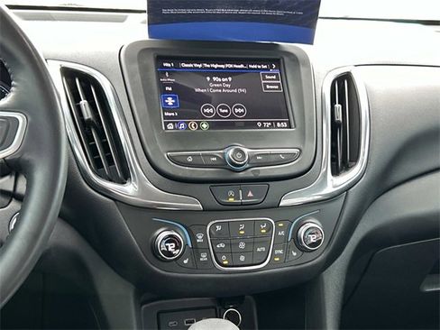 Used 2022 Chevrolet Equinox LT image 16