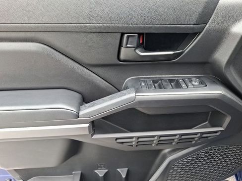 Certified 2025 Toyota Tacoma SR5 AWD/4WD image 12