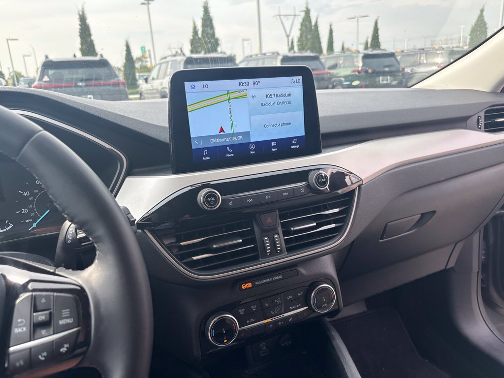 Used 2022 Ford Escape SE w/ SE Sport Appearance Package FWD image 2