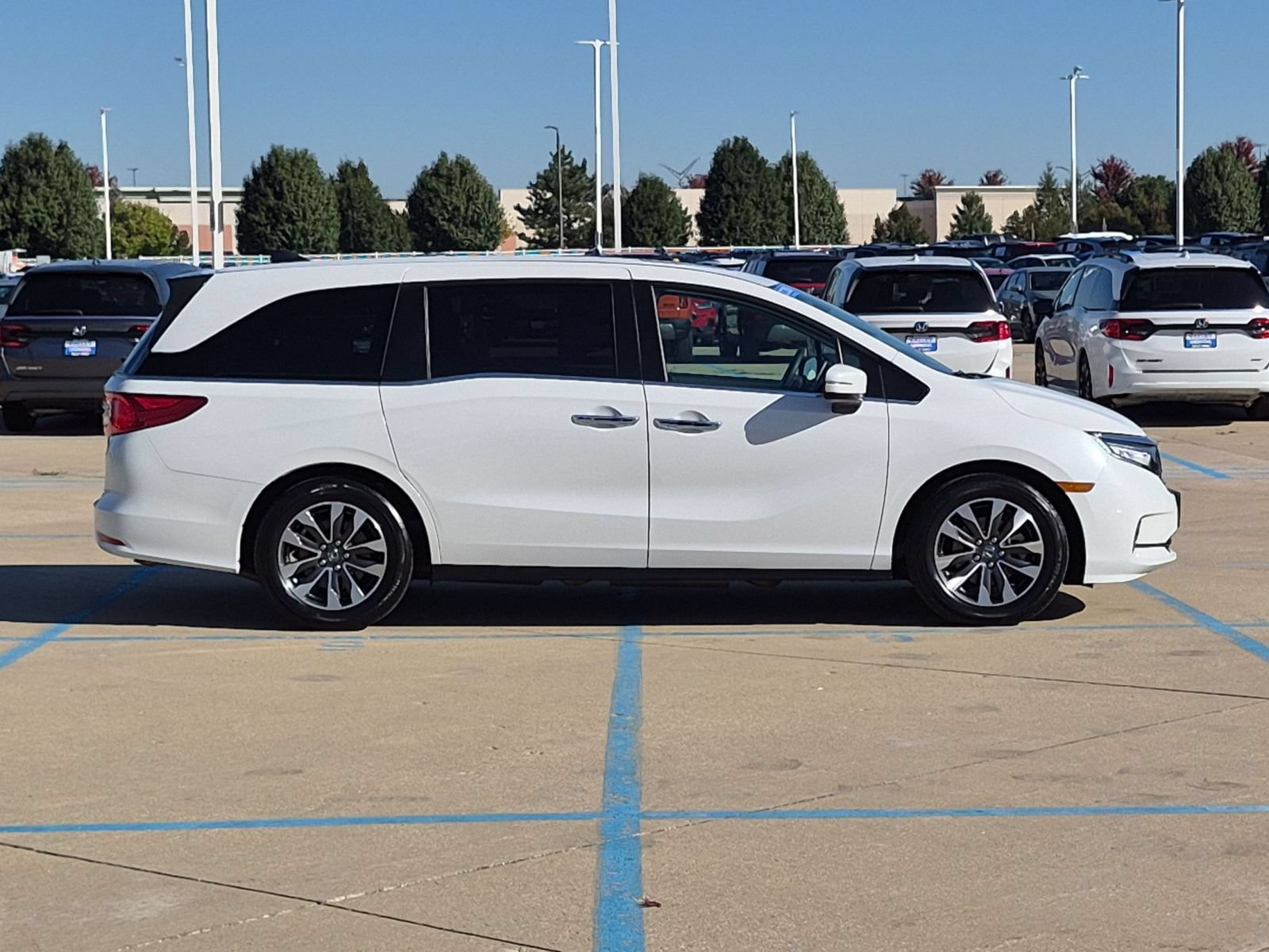 Certified 2024 Honda Odyssey EX-L image 5