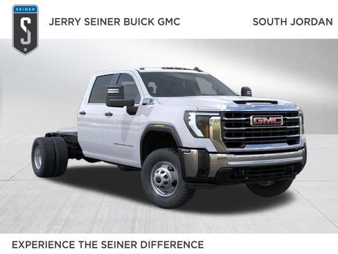 New 2025 GMC Sierra 3500 Pro w/ Convenience Package AWD/4WD image 1