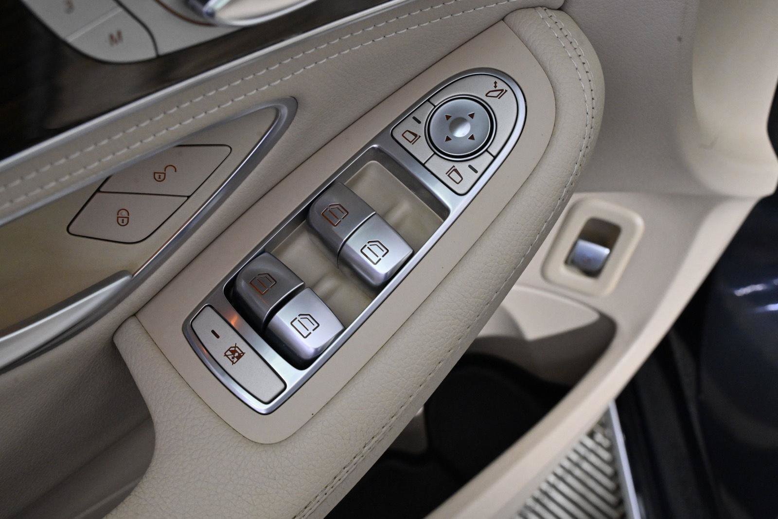 Used 2015 Mercedes-Benz C 300 4MATIC Sedan image 26