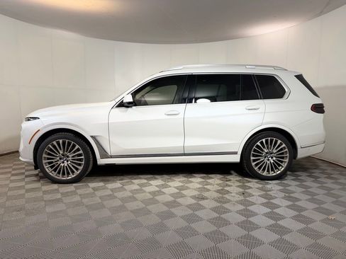 Used 2023 BMW X7 xDrive40i image 3