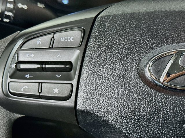 Used 2026 Hyundai Venue SE FWD image 11