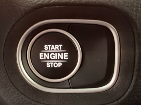 Certified 2025 Mercedes-Benz GLE 450e 4MATIC image 28