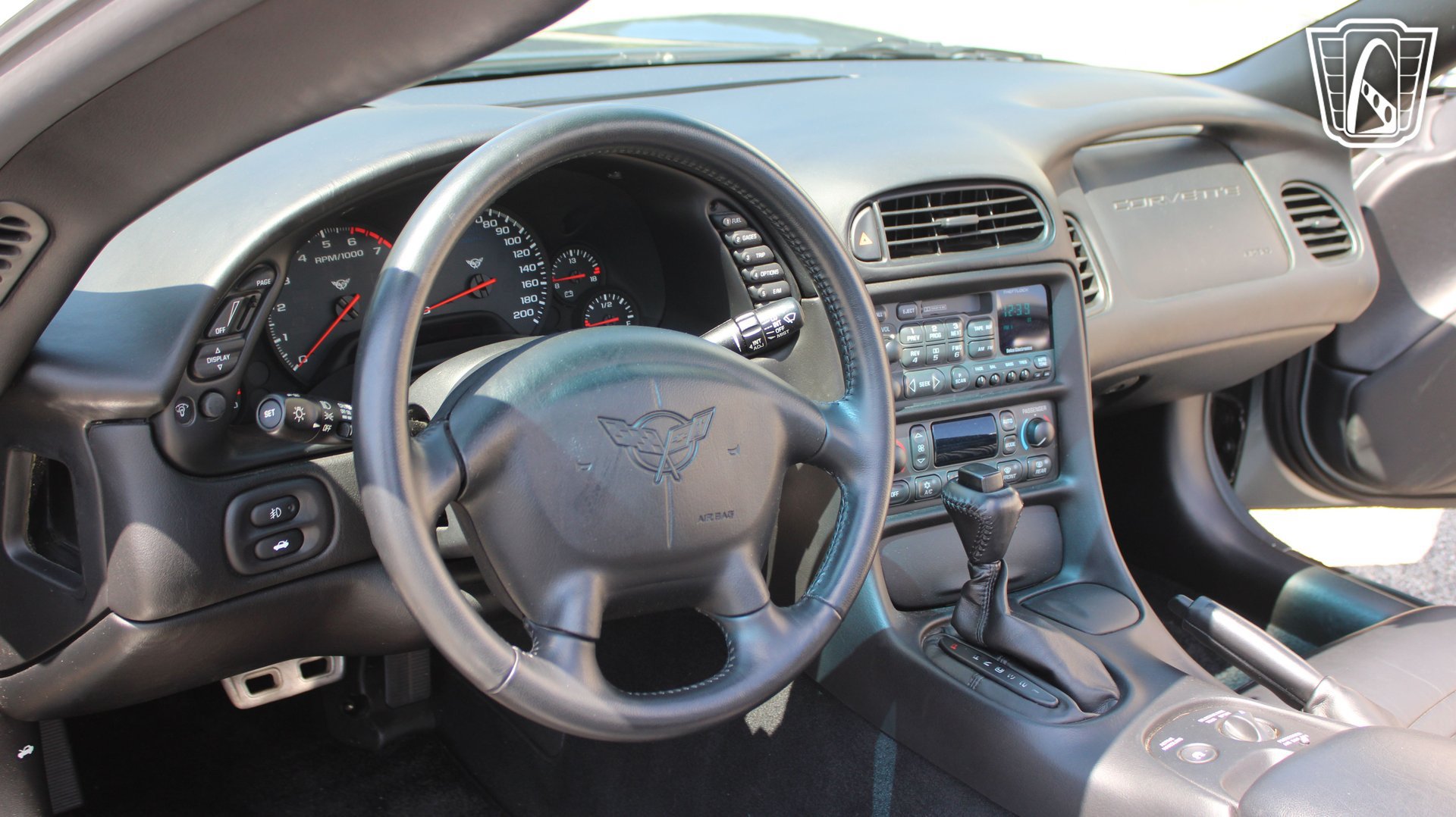 Used 2004 Chevrolet Corvette Convertible w/ Preferred Equipment Group RWD image 16