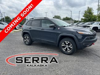 Used 2016 Jeep Cherokee Trailhawk w/ Comfort/Convenience Group AWD/4WD video 1