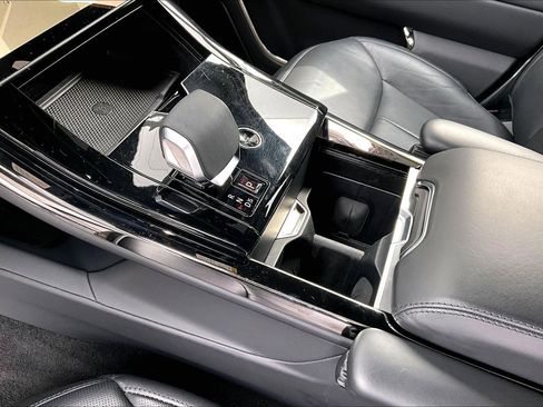 Used 2024 Land Rover Range Rover Sport Dynamic SE image 17