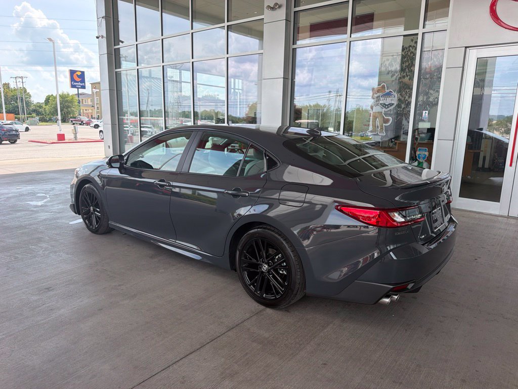 Used 2026 Toyota Camry SE FWD image 9
