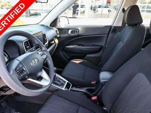 Certified 2024 Hyundai Venue SE FWD image 19