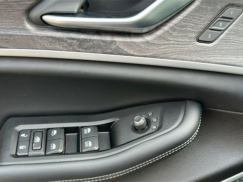 Used 2023 Jeep Grand Cherokee L Limited w/ Luxury Tech Group II image 12