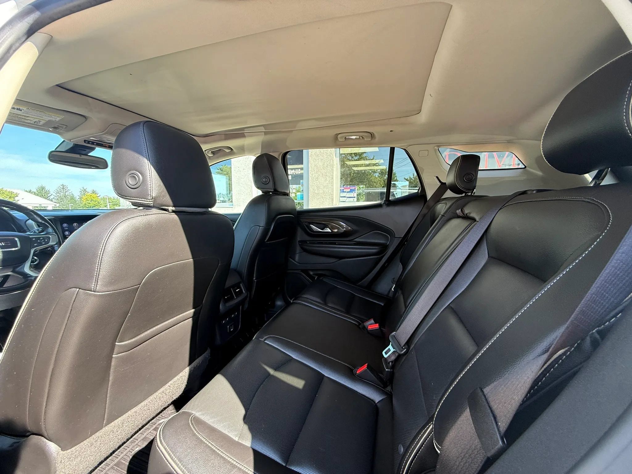 Used 2019 GMC Terrain Denali w/ Advanced Safety Package AWD/4WD image 9