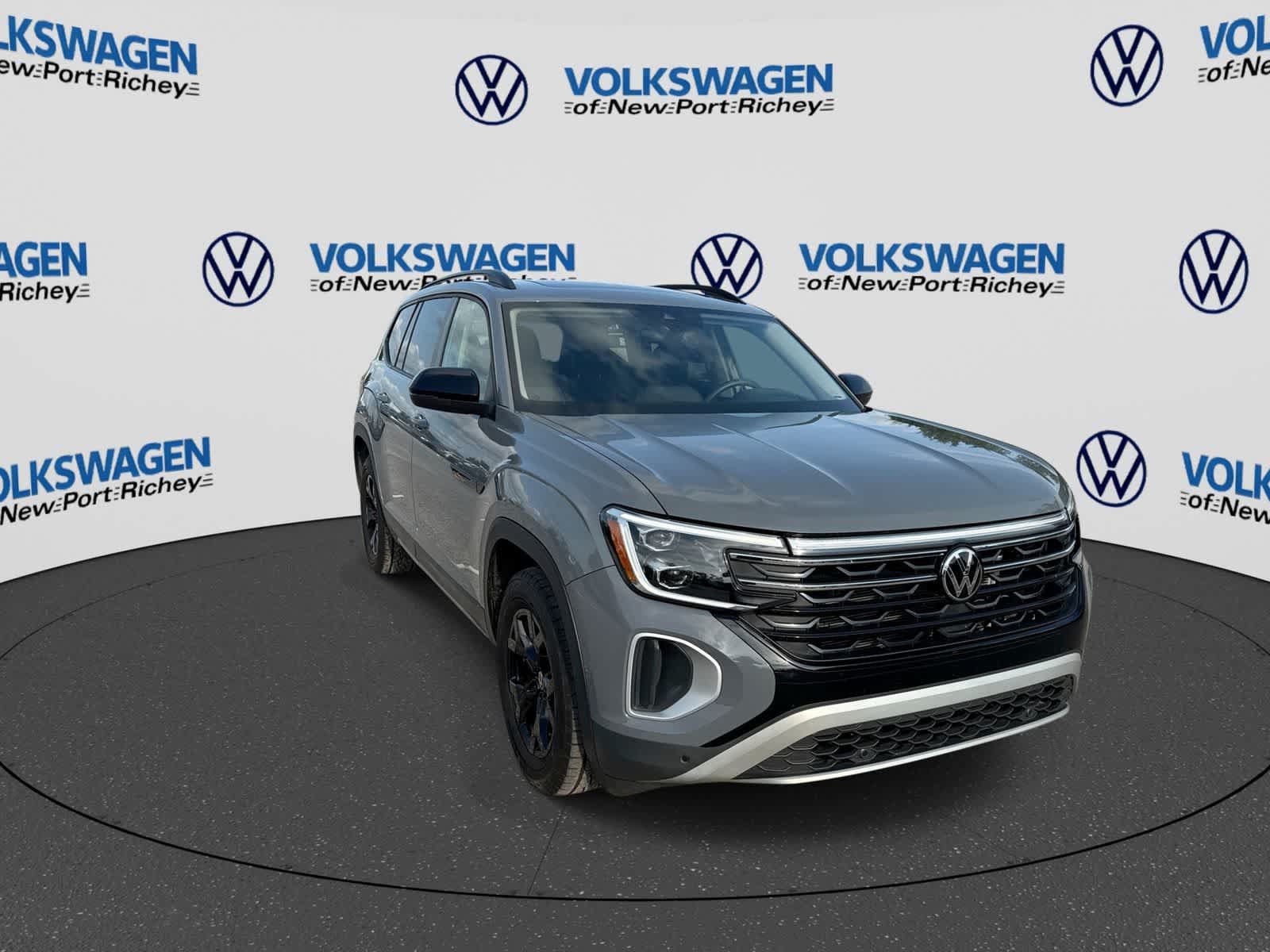 Used 2024 Volkswagen Atlas Peak Edition SEL AWD/4WD image 16